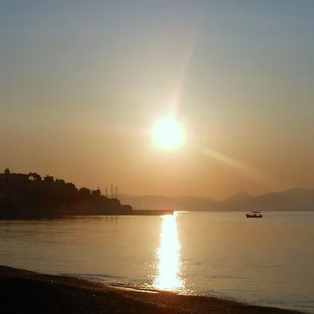 アパートホテル Maria Parálion Ástros